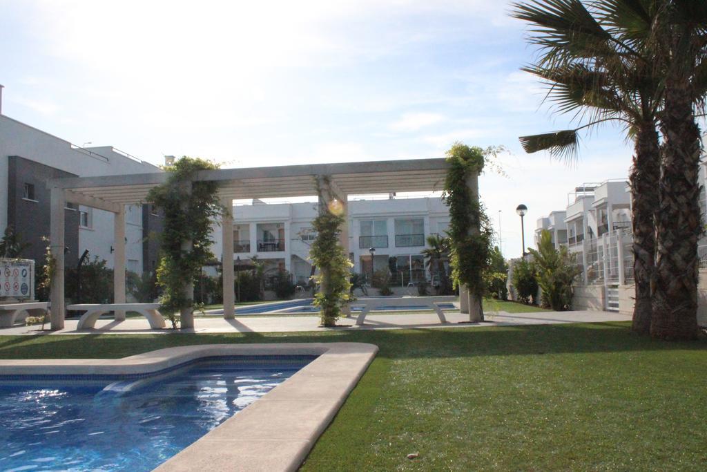 Apartamento Vista Bella Torrevieja Habitación foto
